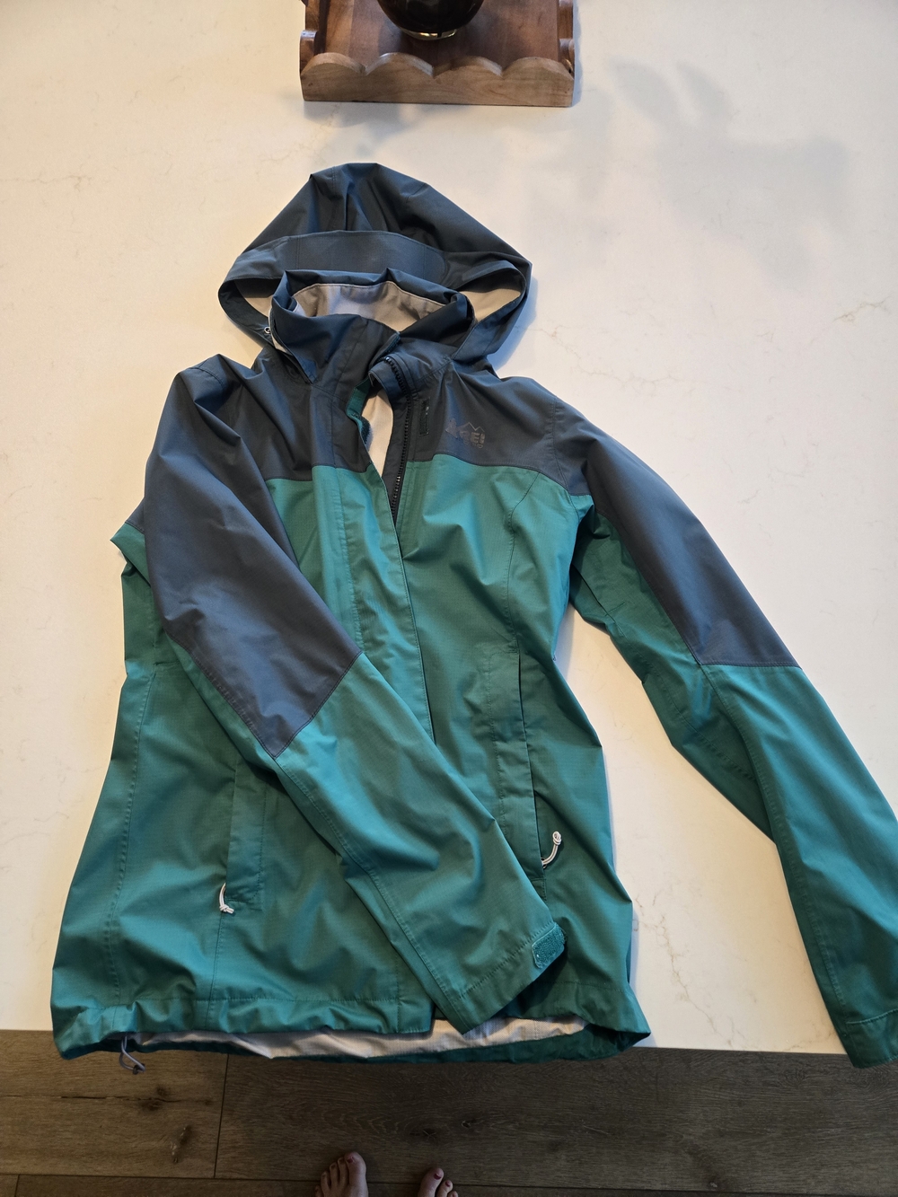 REI Lightweight Dark And Light Green Womans Jacket
